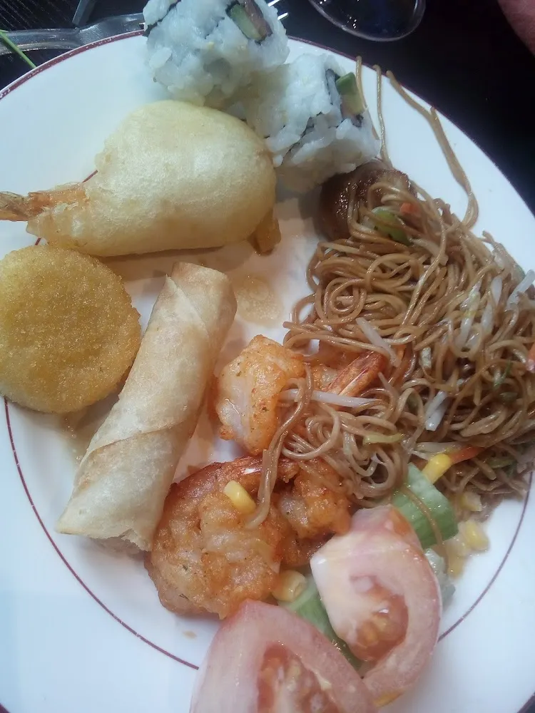 Nouilles Sautées Nems Crevettes Au Saté